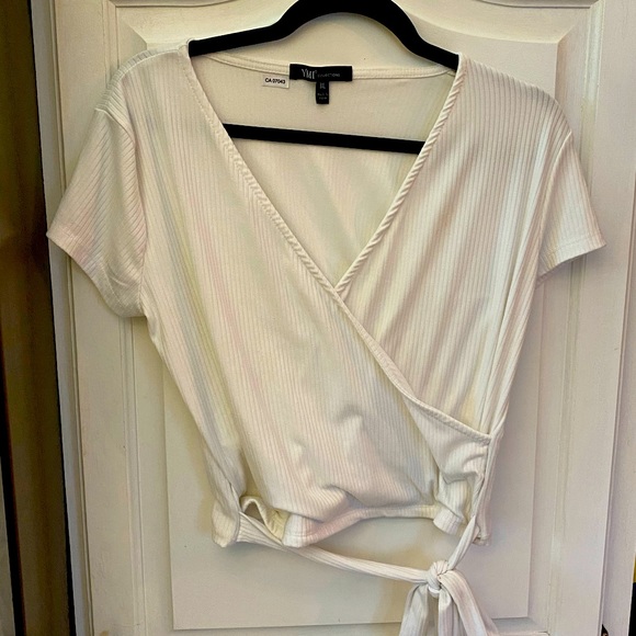 Vneck tie crop (XL) - Picture 1 of 3
